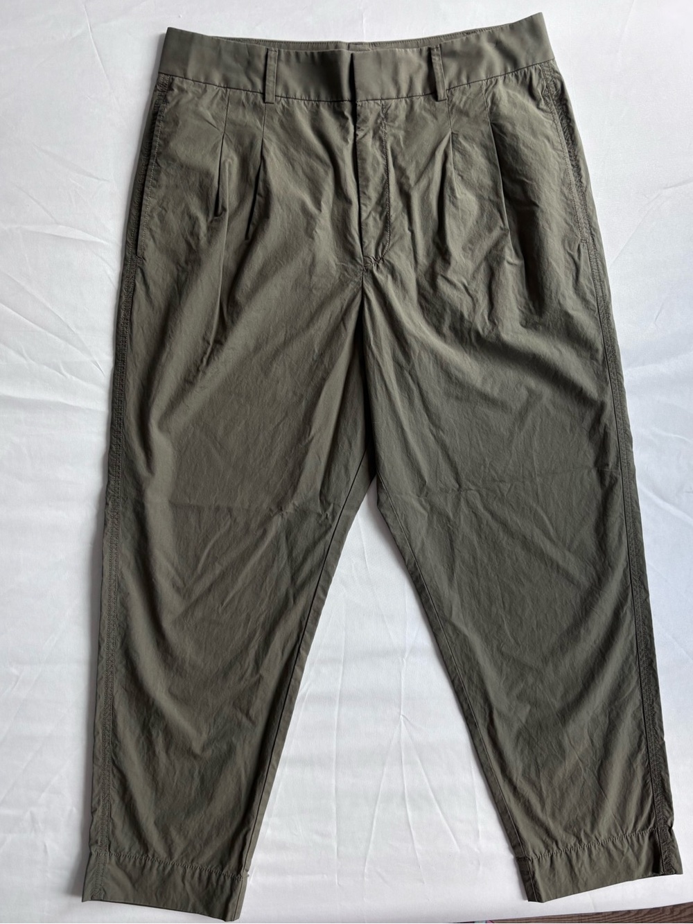 EVERLANE | THE POPLIN PLEATED TAPER PANT | Kalamata Green | Size: 12